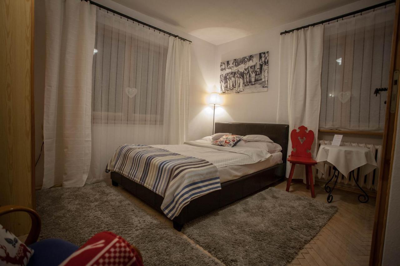 Gosciniec I Herbaciarnia Pod Zlota Lyzwa Bialka Tatrzanska Buitenkant foto